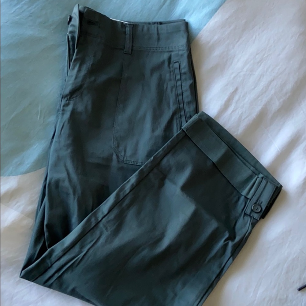 Hunter Green Capri Pants